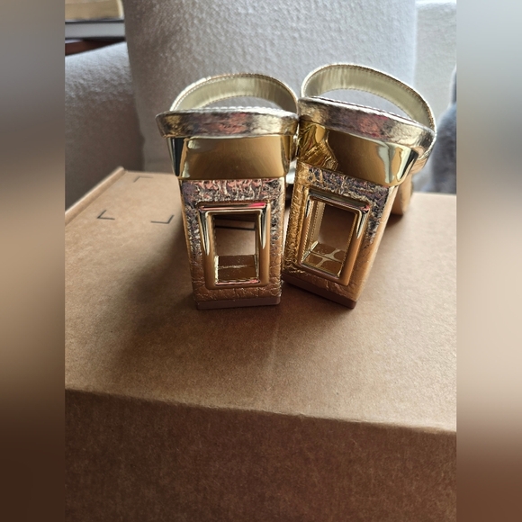 KATY PERRY COLLECTIONS, The  Hollow Sandal, Crinkle.Gold, Size 7, NWOT - Picture 9 of 14